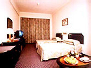 Golden Dragon Hotel Kunming Exterior photo