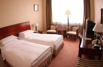 Golden Dragon Hotel Kunming Exterior photo