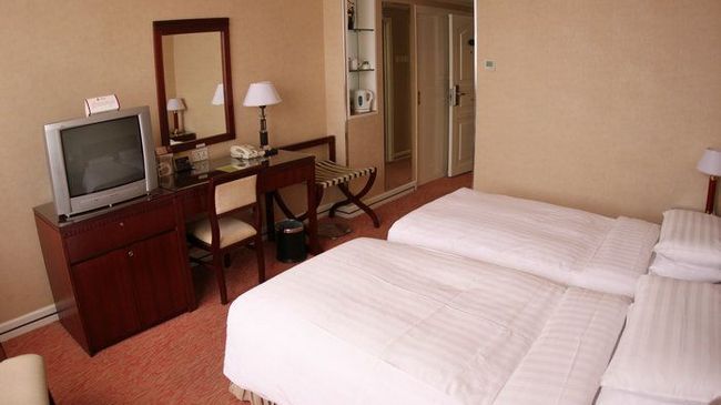 Golden Dragon Hotel Kunming Amenities photo