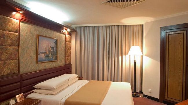 Golden Dragon Hotel Kunming Amenities photo