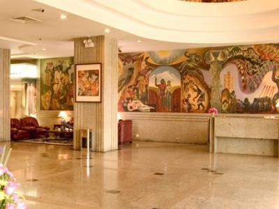 Golden Dragon Hotel Kunming Exterior photo